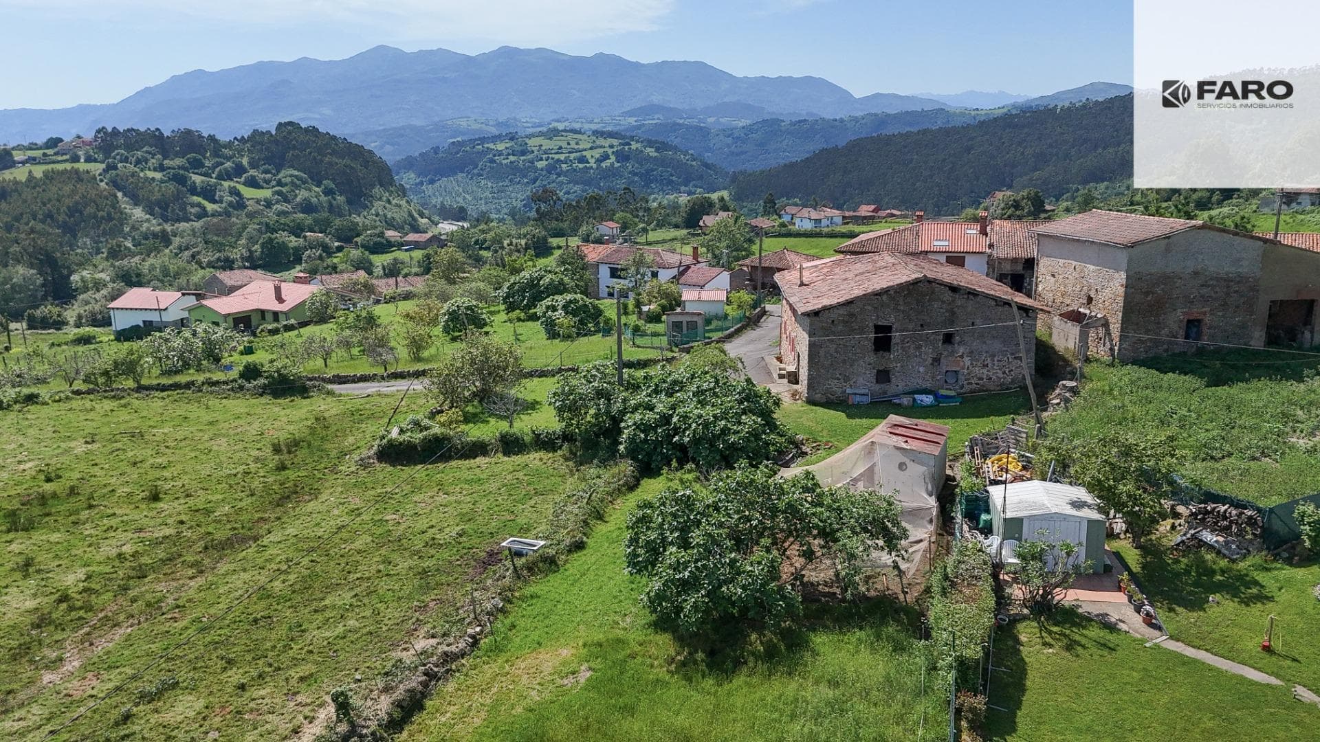 Stone barn with building plot in Castiello de Lue (Ref 00117) · photo 1