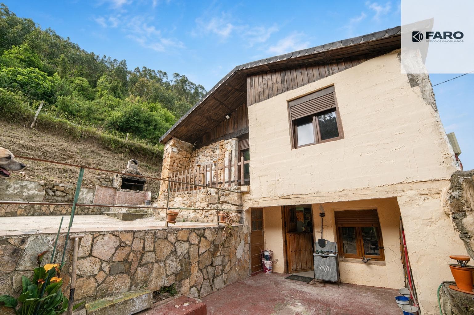 House with land, hórreo and natural surroundings in Peón (Ref 00124) · photo 1